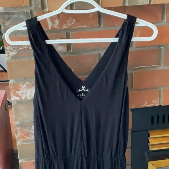 Velvet by Graham & Spencer M dress - Picture 5 of 10